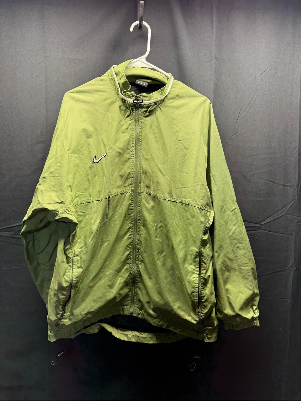 Nike Men’s Green Windbreaker Jacket Sz M (4as)